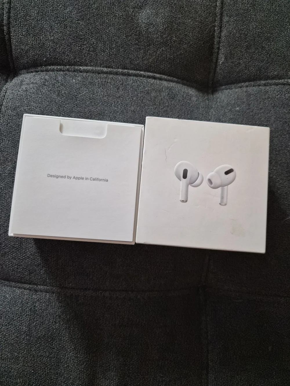 Apple AirPods Pro (White) - Wireless Charging Case